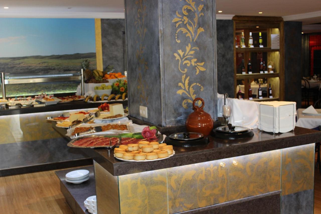 Mix Peymar Hotel S'Illot  Ngoại thất bức ảnh